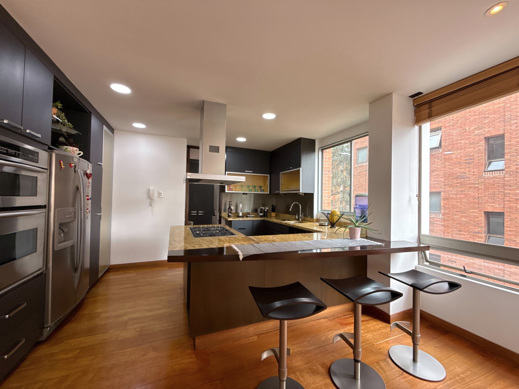 Apartamento en venta en Los Rosales, Bogotá · foto 4 de 21