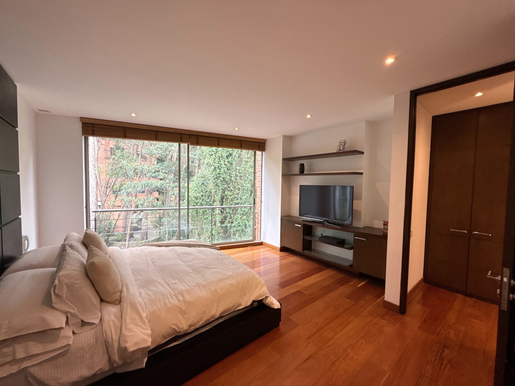 Apartamento en venta en Los Rosales, Bogotá · foto 10 de 21