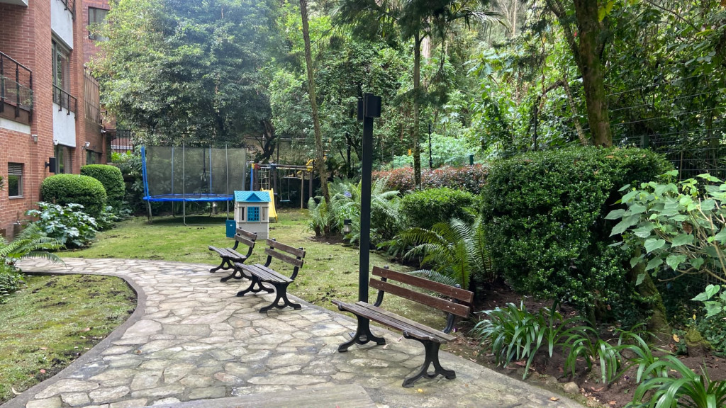 Apartamento en venta en Los Rosales, Bogotá · foto 19 de 21