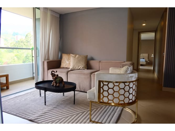 Apartamento de 3 alcobas en venta en Camino Verde, Medellín, 74 m² · foto 14 de 24