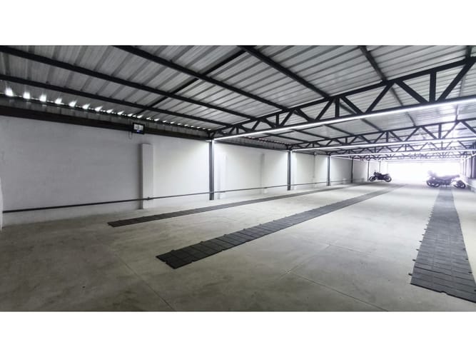 Local en arriendo en Sector Lago Uribe, Pereira, 620 m² · foto 7 de 16