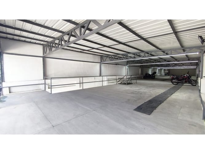 Local en arriendo en Sector Lago Uribe, Pereira, 620 m² · foto 11 de 16