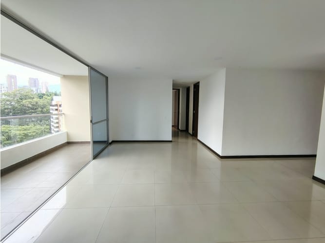 Apartamento de 3 alcobas en arriendo en Los Balsos, Medellín, 105 m² · foto 3 de 20