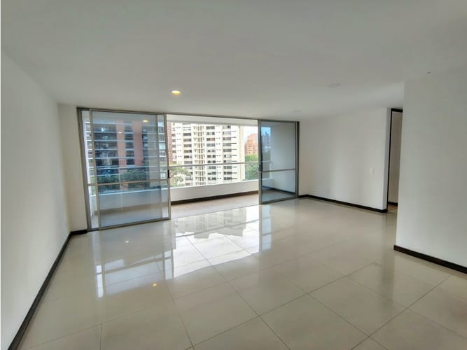 Apartamento de 3 alcobas en arriendo en Los Balsos, Medellín, 105 m² · foto 4 de 20