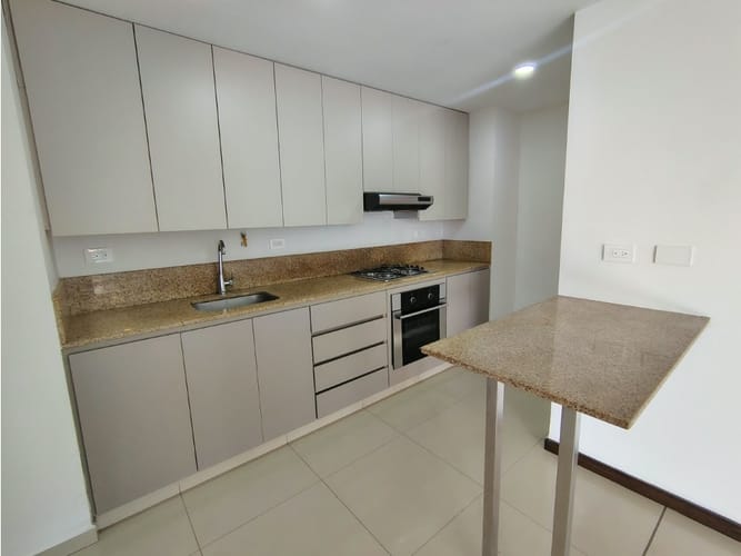 Apartamento de 3 alcobas en arriendo en Los Balsos, Medellín, 105 m² · foto 6 de 20