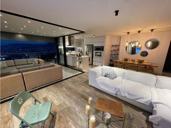 Apartamento de 4 alcobas en venta en Las Lomitas, Sabaneta, 172 m² · foto 3 de 24