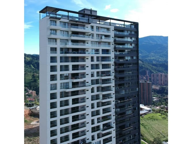 Apartamento de 4 alcobas en venta en Las Lomitas, Sabaneta, 172 m² · foto 4 de 24