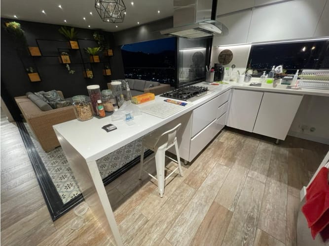 Apartamento de 4 alcobas en venta en Las Lomitas, Sabaneta, 172 m² · foto 14 de 24