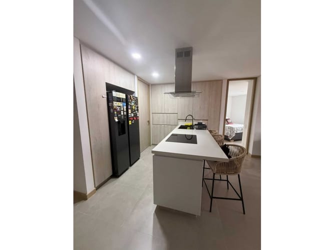 Apartamento de 3 alcobas en venta en Loma De Las Brujas, Envigado, 125 m² · foto 2 de 12