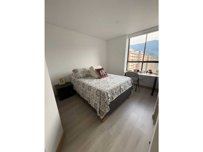 Apartamento de 3 alcobas en venta en Loma De Las Brujas, Envigado, 125 m² · foto 8 de 12