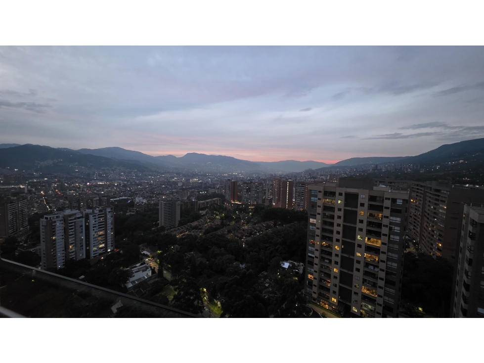Apartamento en venta en Loma De Las Brujas, Envigado · foto 3 de 24