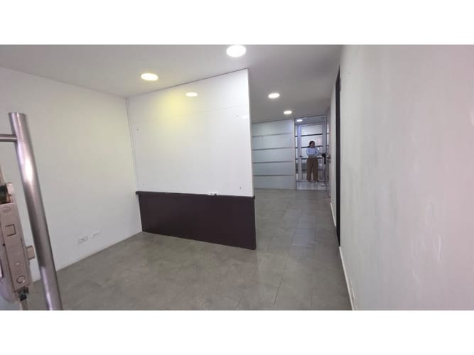 Oficina en venta en La Frontera, Medellín, 42 m² · foto 3 de 9