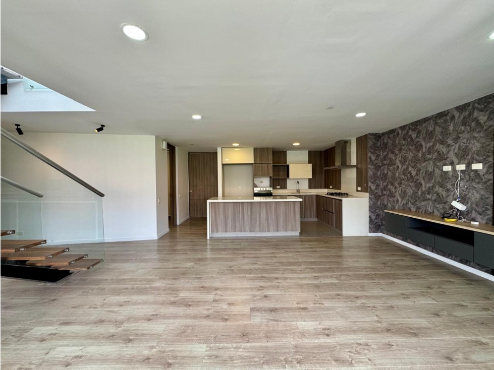 Apartamento en venta en Loma De Las Brujas, Envigado · foto 2 de 24