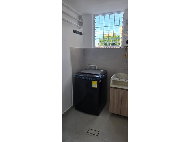 Apartamento de 3 alcobas en venta en Laureles, Medellín, 92 m² · foto 16 de 17