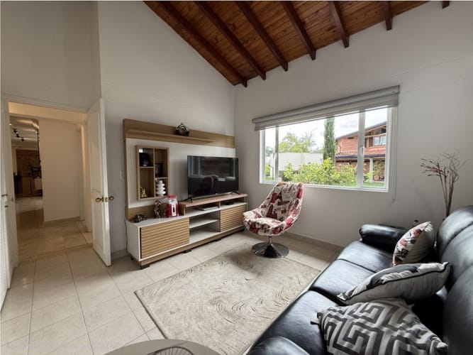 Casa de 5 alcobas en venta en Don Diego, El Retiro, 323 m² · foto 18 de 24