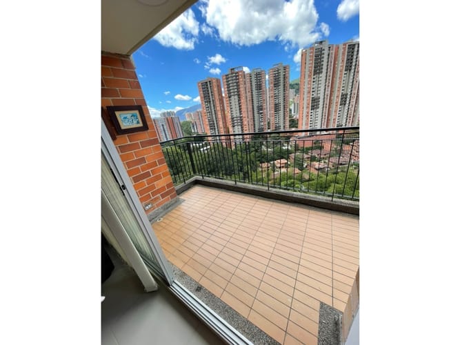 Apartamento de 3 alcobas en venta en Cañaveralejo, Sabaneta, 72 m² · foto 2 de 14