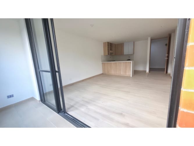 Apartamento en venta en Camino Verde, Medellín · foto 3 de 24