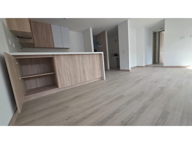 Apartamento en venta en Camino Verde, Medellín · foto 4 de 24