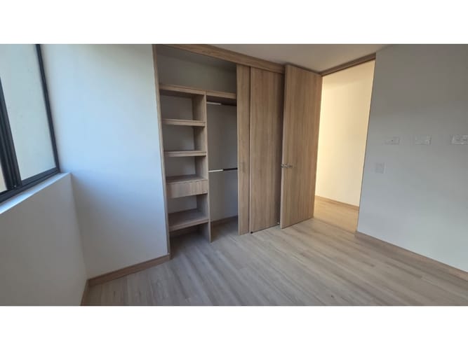 Apartamento en venta en Camino Verde, Medellín · foto 6 de 24