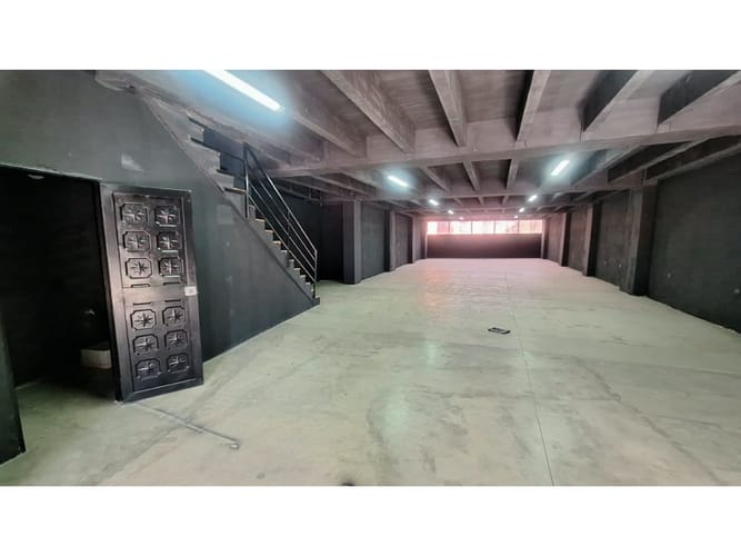 Local en arriendo en Bellavista, Bello, 261 m² · foto 2 de 12