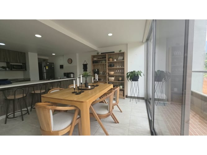 Apartamento de 4 alcobas en venta en El Chingui, Envigado, 137 m² · foto 2 de 24