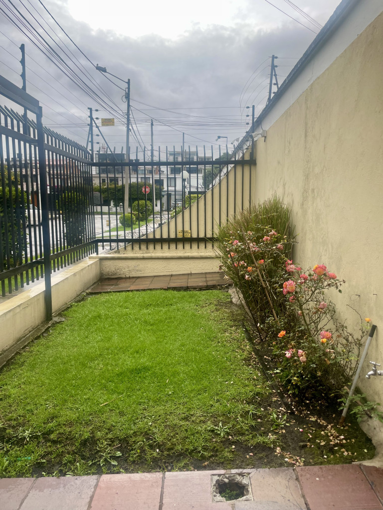 Casa en venta en Polo Club, Bogotá · foto 8 de 15