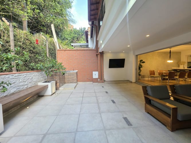 Casa de 3 alcobas en venta en Los Balsos, Medellín, 220 m² · foto 2 de 17