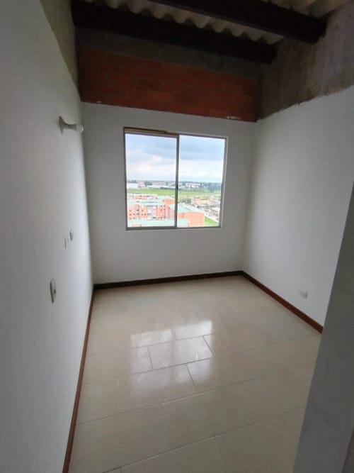 Apartamento de 2 alcobas en venta en San Pedro, Madrid, 56 m² · foto 3 de 9