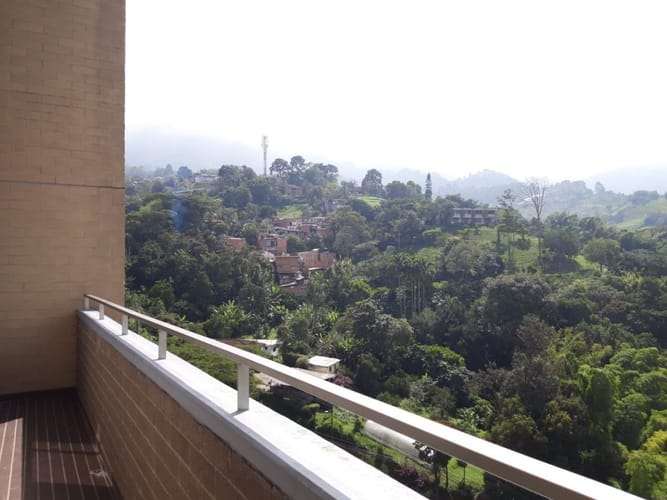 Apartamento de 3 alcobas en venta en Camino Verde, Envigado, 76 m² · foto 10 de 24
