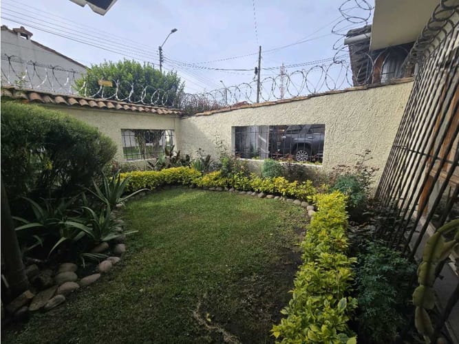 Apartamento de 4 alcobas en venta en Villa Magdala, Bogotá, 237 m² · foto 2 de 20