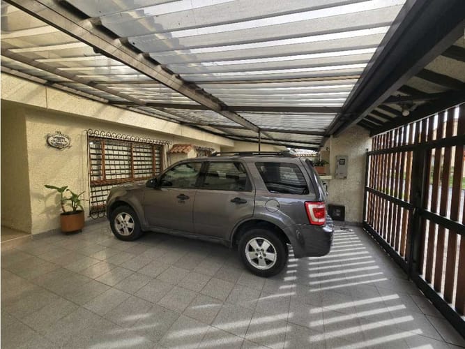 Apartamento de 4 alcobas en venta en Villa Magdala, Bogotá, 237 m² · foto 3 de 20