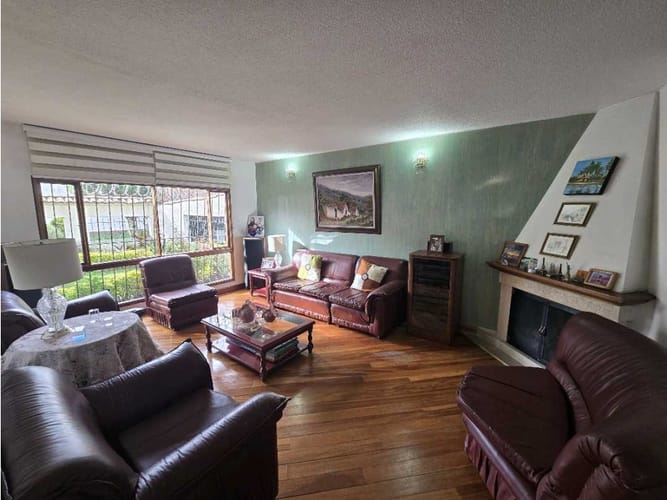 Apartamento de 4 alcobas en venta en Villa Magdala, Bogotá, 237 m² · foto 4 de 20