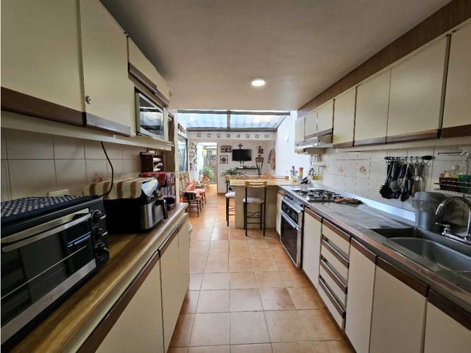 Apartamento de 4 alcobas en venta en Villa Magdala, Bogotá, 237 m² · foto 7 de 20