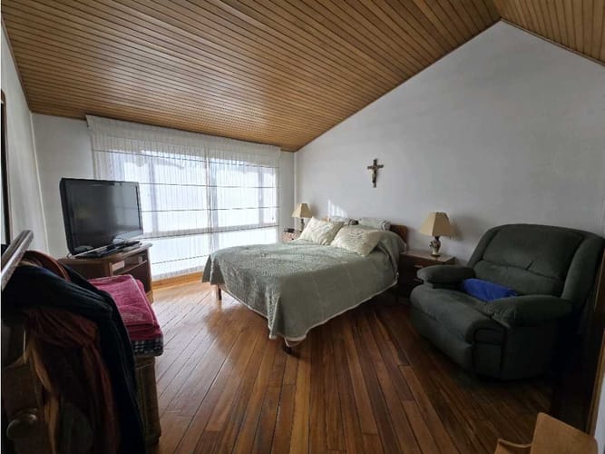 Apartamento de 4 alcobas en venta en Villa Magdala, Bogotá, 237 m² · foto 18 de 20