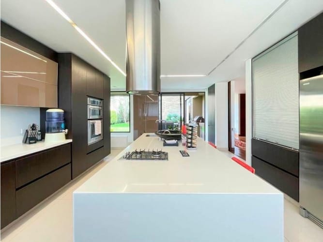 Casa de 5 alcobas en venta en Usaquen, Bogotá, 889 m² · foto 4 de 18