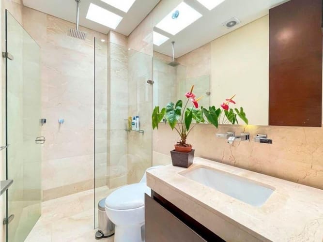 Casa de 5 alcobas en venta en Usaquen, Bogotá, 889 m² · foto 10 de 18