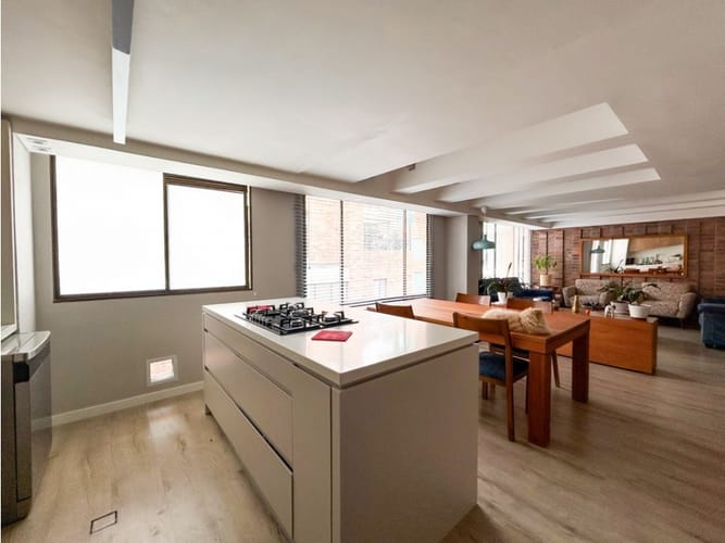 Apartamento de 4 alcobas en venta en San Patricio, Bogotá, 188 m² · foto 3 de 24