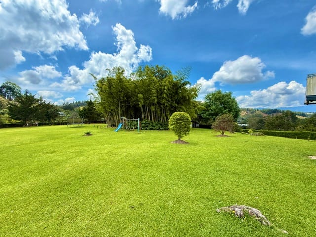 Finca en venta en Lejos Del Nido, El Retiro, 380 m² · foto 3 de 14
