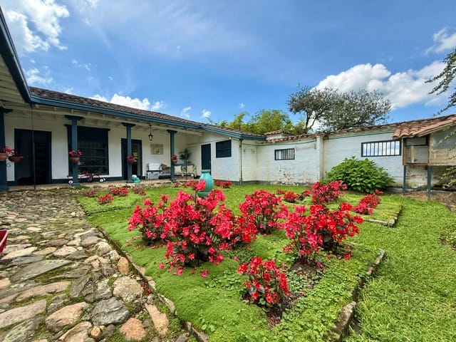 Finca en venta en Lejos Del Nido, El Retiro, 380 m² · foto 5 de 14
