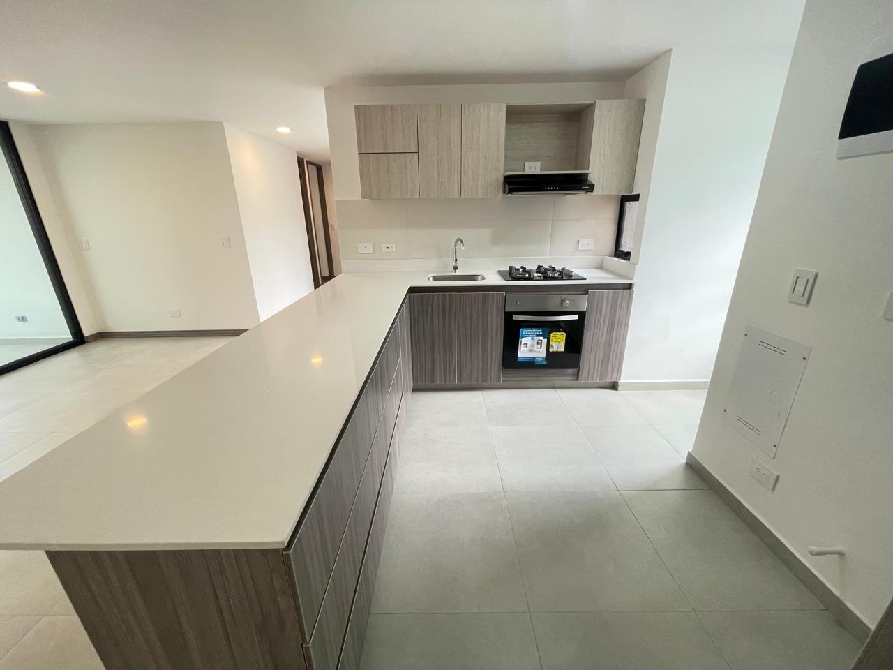 Apartamento en venta en Loma Del Esmeraldal, Envigado · foto 2 de 20