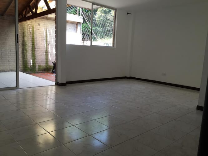 Casa de 5 alcobas en venta en Laureles, Medellín, 137 m² · foto 14 de 15