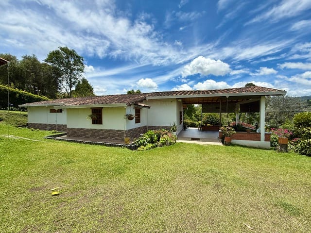 Finca en venta en La Clara, Guarne, 230 m² · foto 5 de 19