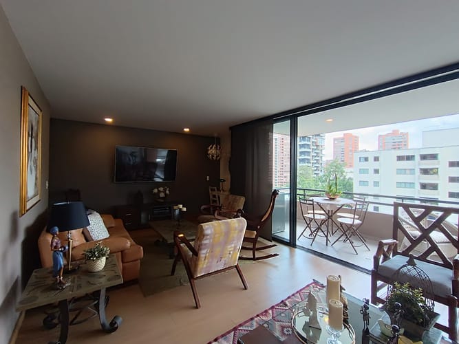 Apartamento de 3 alcobas en venta en La Milagrosa, Medellín, 154 m² · foto 6 de 18