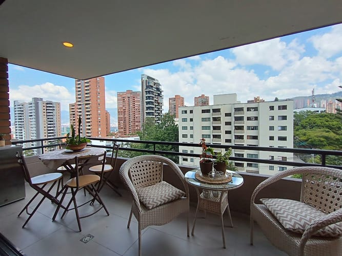 Apartamento de 3 alcobas en venta en La Milagrosa, Medellín, 154 m² · foto 7 de 18