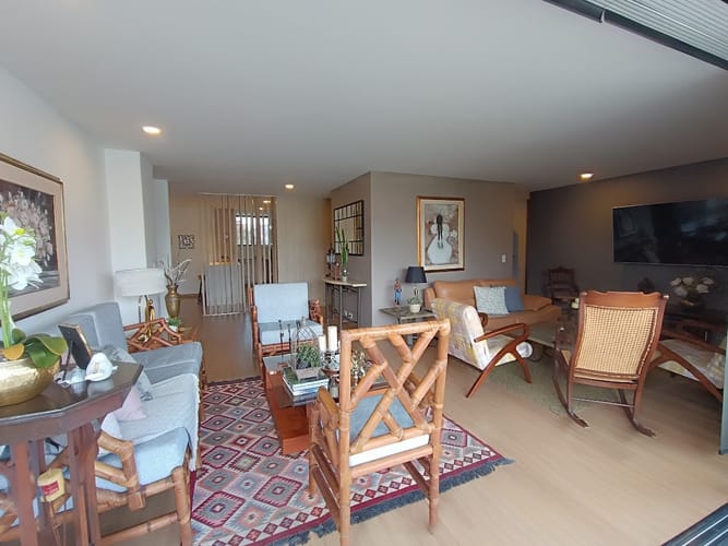 Apartamento de 3 alcobas en venta en La Milagrosa, Medellín, 154 m² · foto 8 de 18