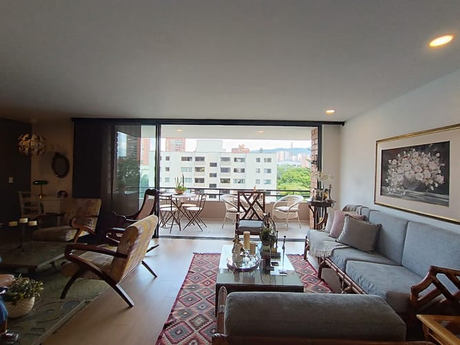 Apartamento de 3 alcobas en venta en La Milagrosa, Medellín, 154 m² · foto 9 de 18