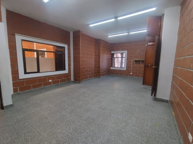 Edificio en venta en Belchite, Rionegro, 400 m² · foto 18 de 24