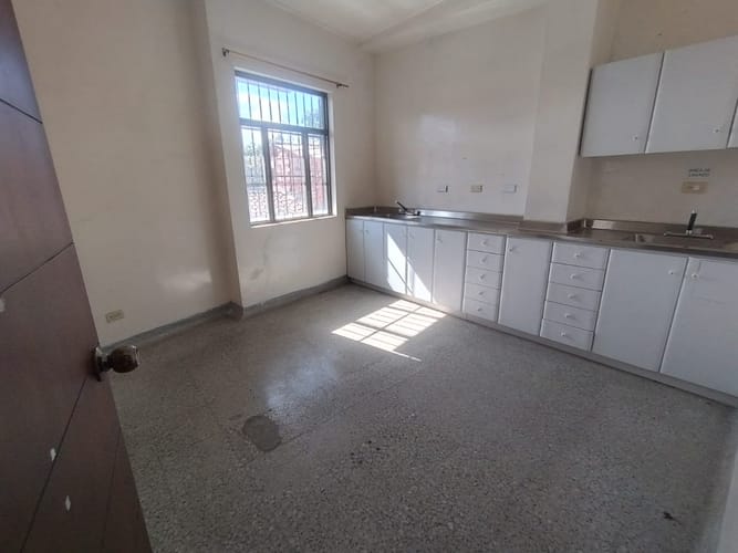 Edificio en venta en Belchite, Rionegro, 400 m² · foto 22 de 24