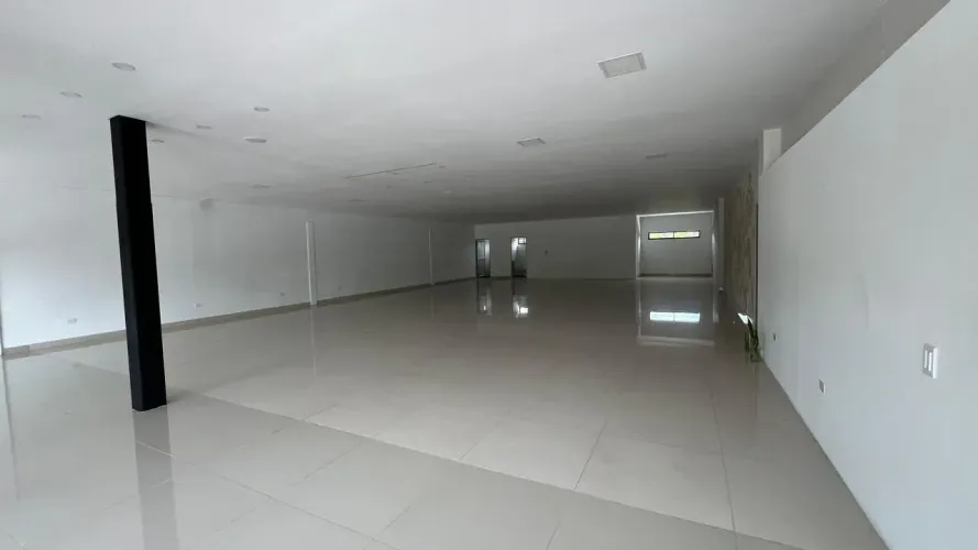 Local en arriendo en Llano Grande, Rionegro, 220 m² · foto 3 de 12
