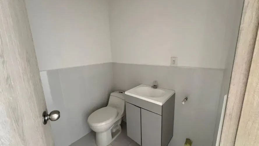 Local en arriendo en Llano Grande, Rionegro, 220 m² · foto 4 de 12